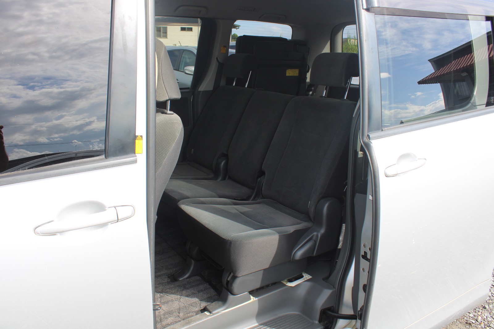 f11f7b96-a51c-4dee-bd30-ec478ecb9731