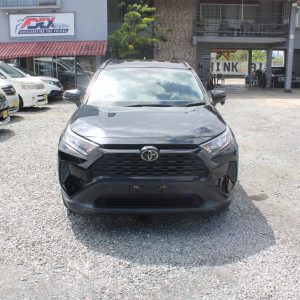 2020 TOYOTA RAV4 (ZWART)