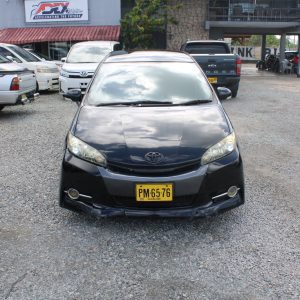 2013 TOYOTA WISH (ZWART)