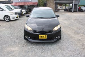 2013 TOYOTA WISH (ZWART)