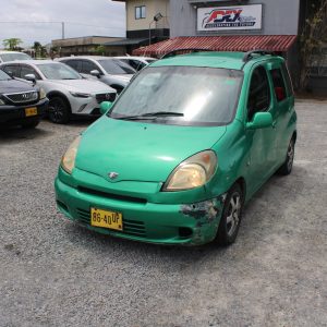 Alternative view of 1999 TOYOTA FUN CARGO (GREEN)