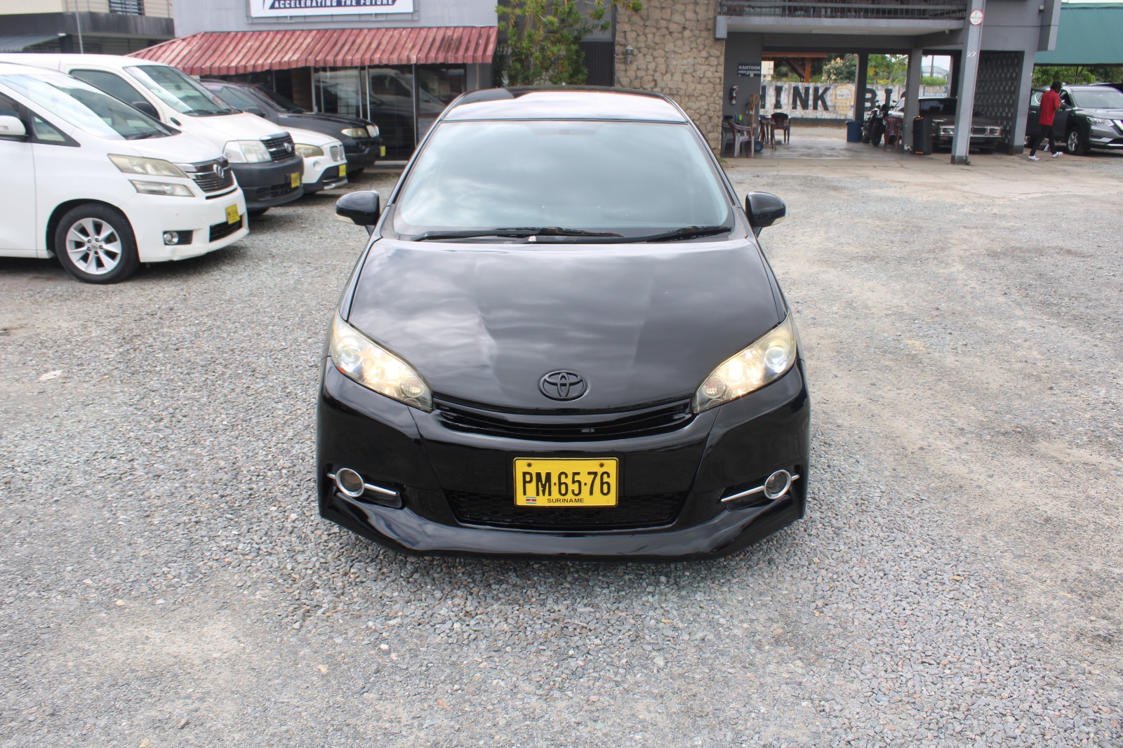 2013 TOYOTA WISH (BLACK)