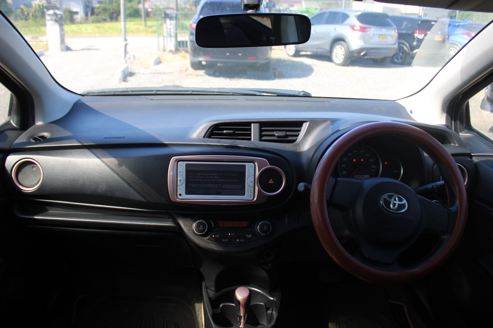 2014 TOYOTA VITZ (D.PURPLE) - Afbeelding 12